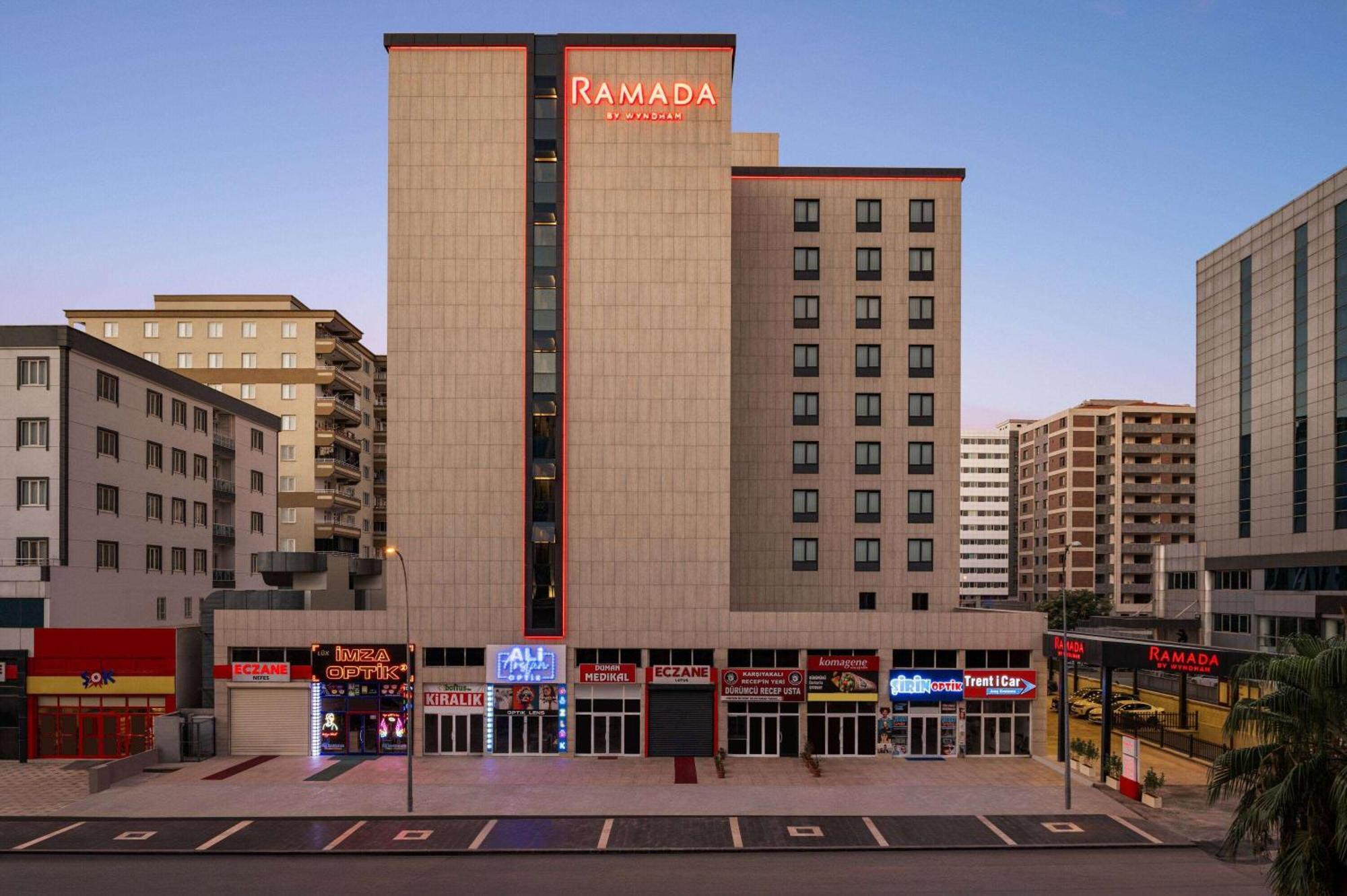 Ramada By Wyndham Gaziantep Hotel Екстериор снимка