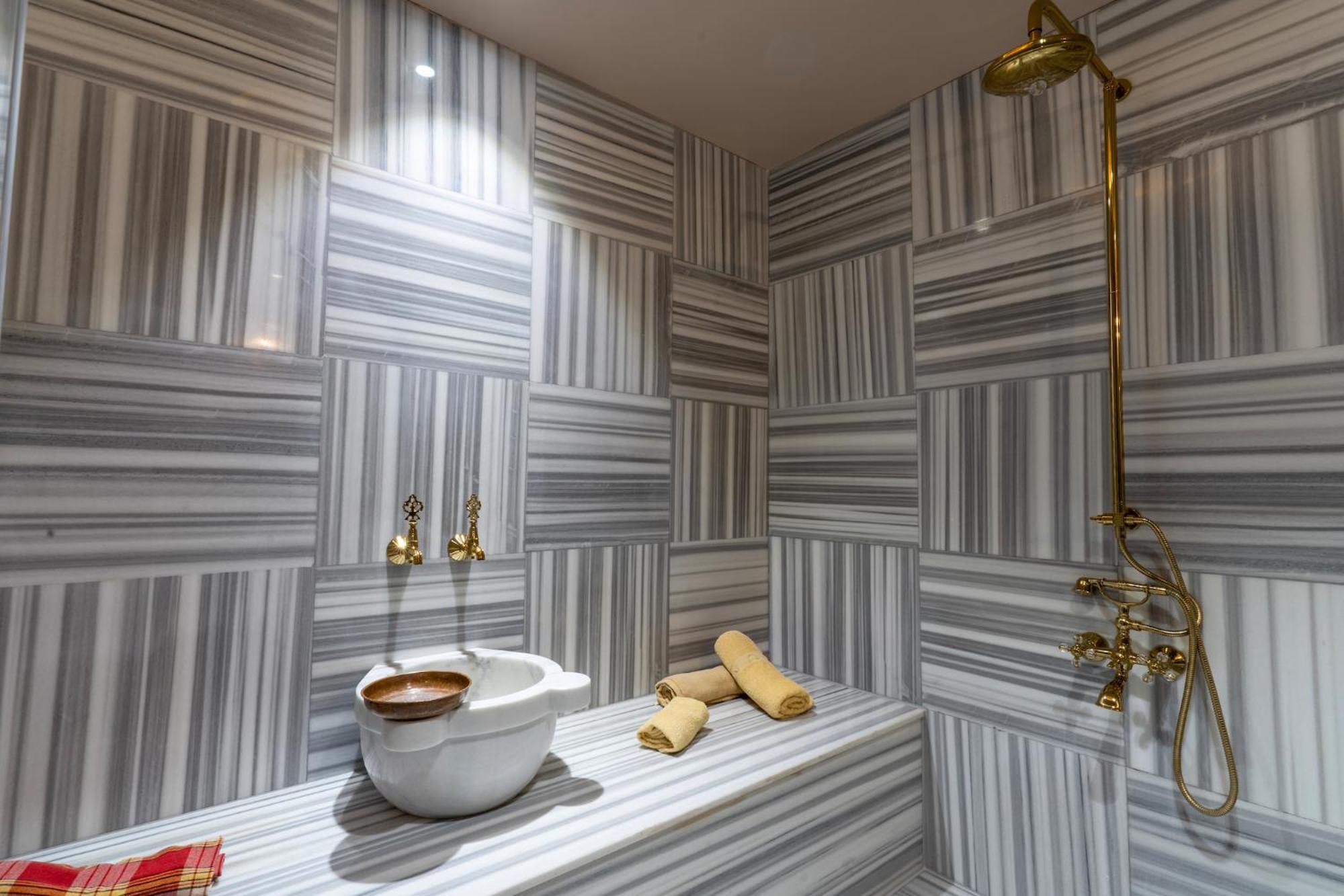 Ramada By Wyndham Gaziantep Hotel Екстериор снимка